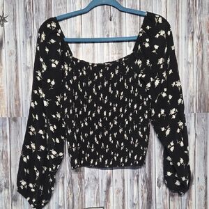American Eagle Outfitters Black Floral Top Size L Elastic Bodice